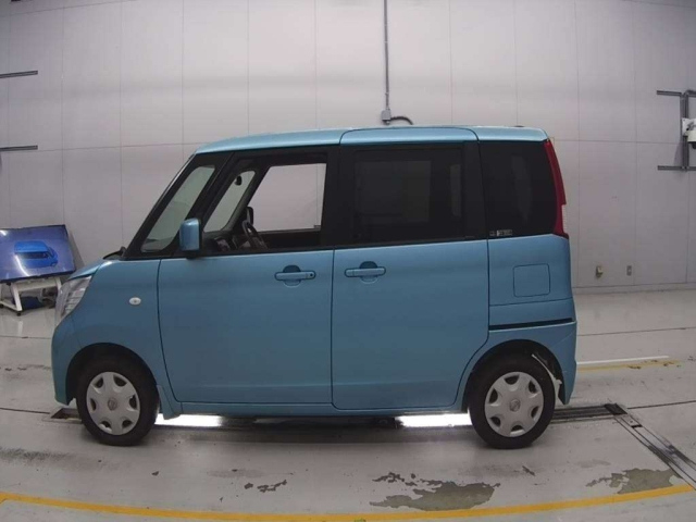 NISSAN ROOX 2010