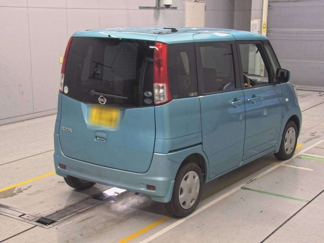 NISSAN ROOX 2010