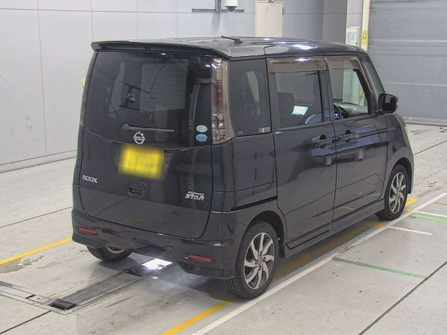 NISSAN ROOX 2011