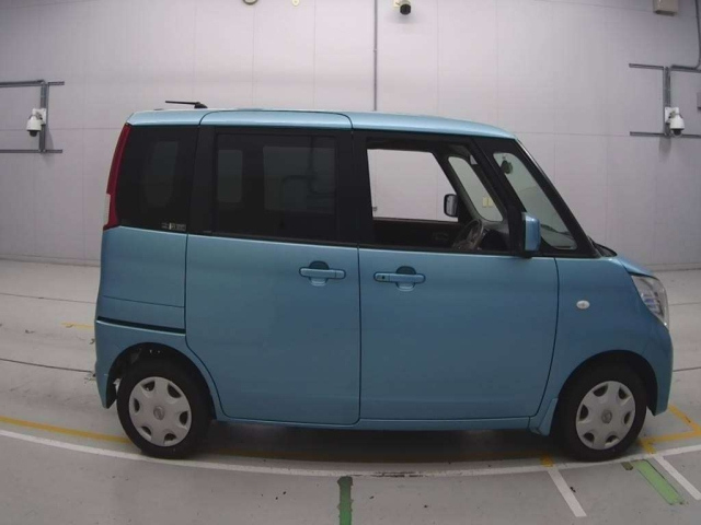 NISSAN ROOX 2010