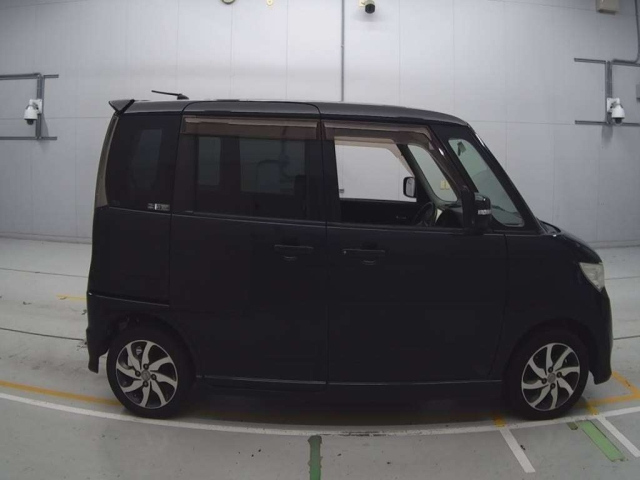 NISSAN ROOX 2011