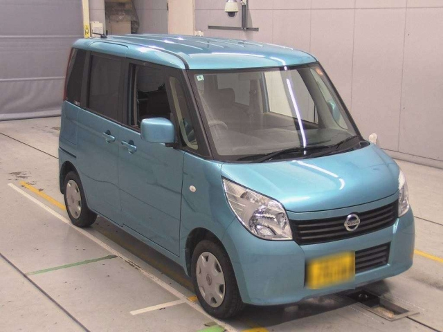 NISSAN ROOX 2010