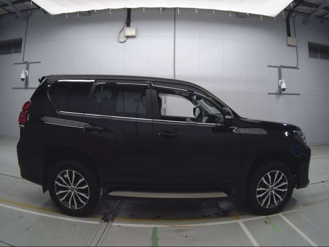 TOYOTA LAND CRUISER PRADO 2021