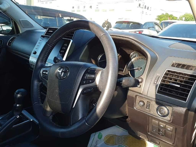 TOYOTA LAND CRUISER PRADO 2021