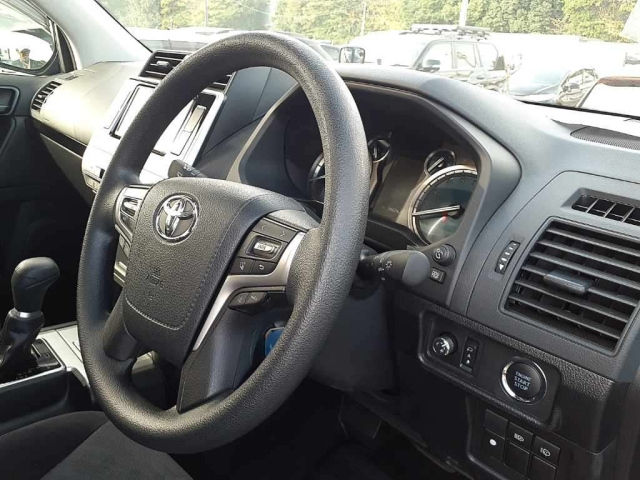 TOYOTA LAND CRUISER PRADO 2021