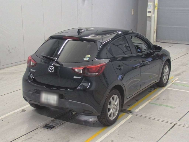 MAZDA DEMIO 2017