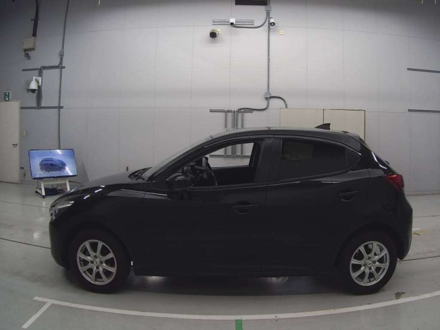 MAZDA DEMIO 2017