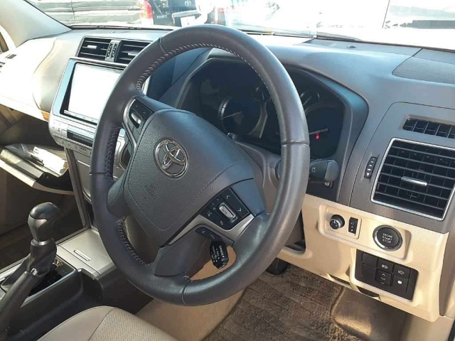 TOYOTA LAND CRUISER PRADO 2021