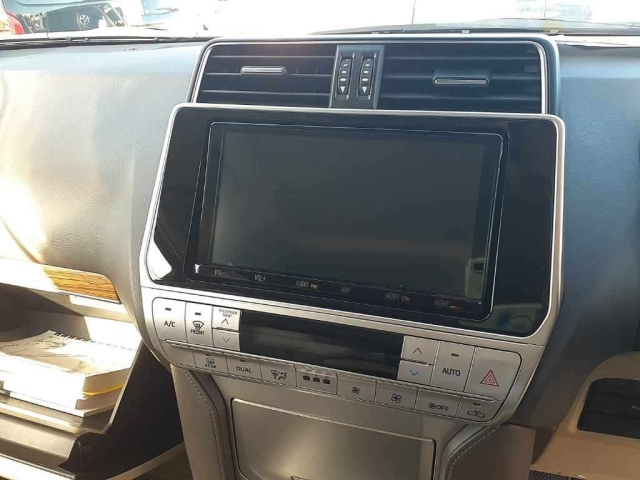 TOYOTA LAND CRUISER PRADO 2021