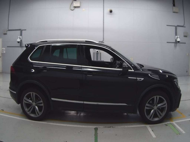VOLKSWAGEN TIGUAN 2019