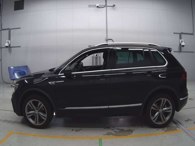 VOLKSWAGEN TIGUAN 2019
