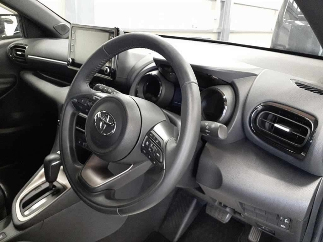 TOYOTA YARIS 2021