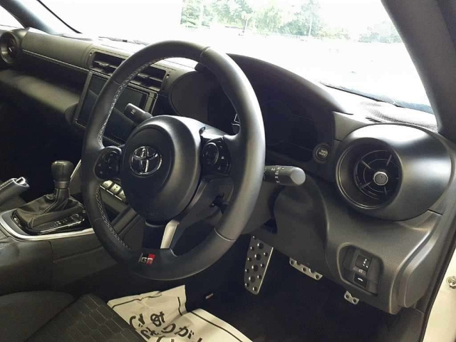 TOYOTA 86 2025