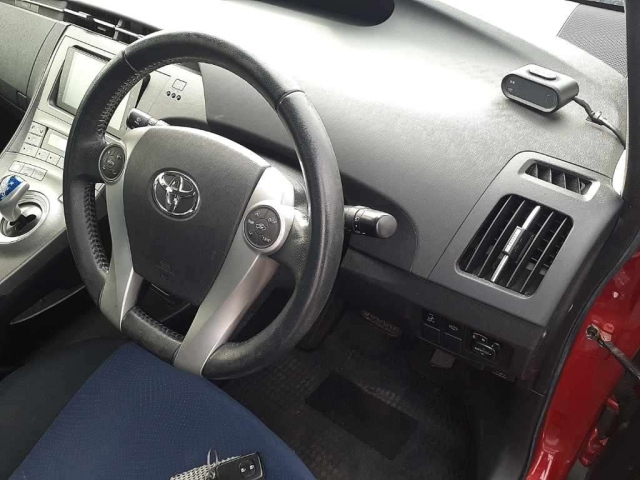 TOYOTA PRIUS 2012
