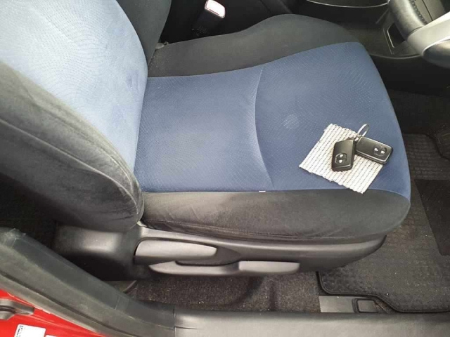 TOYOTA PRIUS 2012