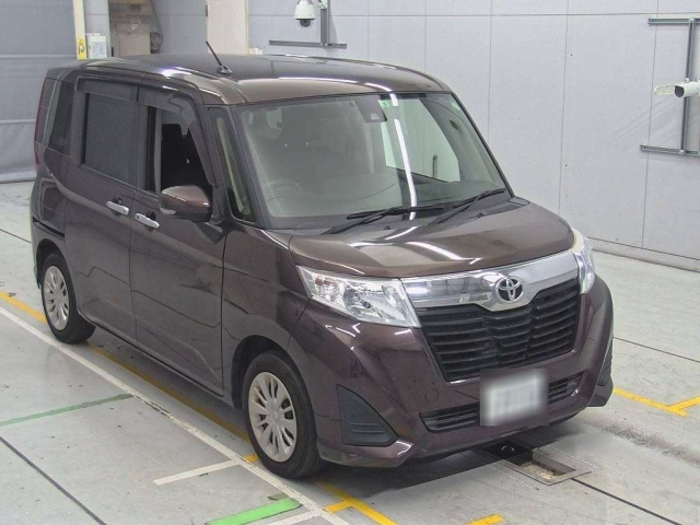 TOYOTA ROOMY 2017