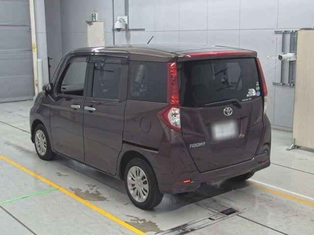 TOYOTA ROOMY 2017