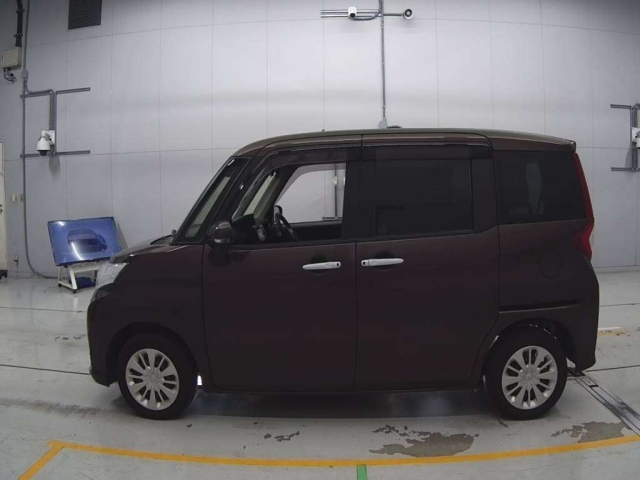 TOYOTA ROOMY 2017