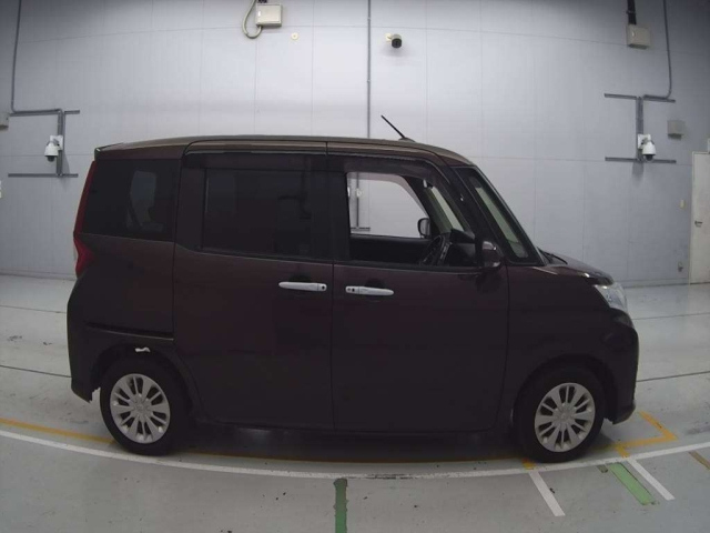 TOYOTA ROOMY 2017