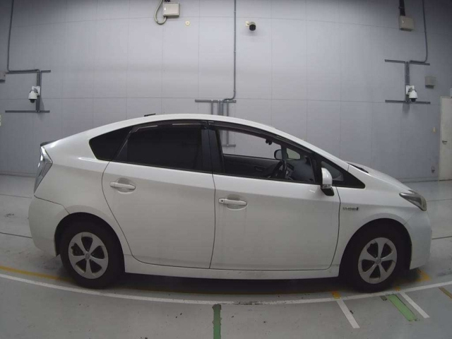 TOYOTA PRIUS 2014