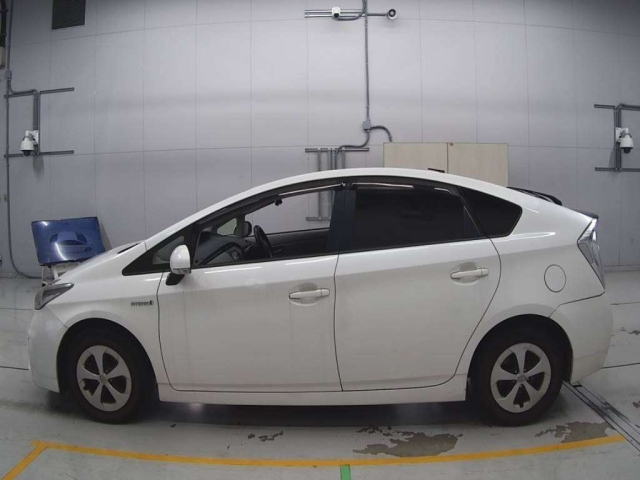 TOYOTA PRIUS 2014