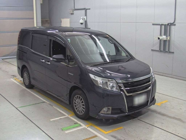 TOYOTA ESQUIRE 2016