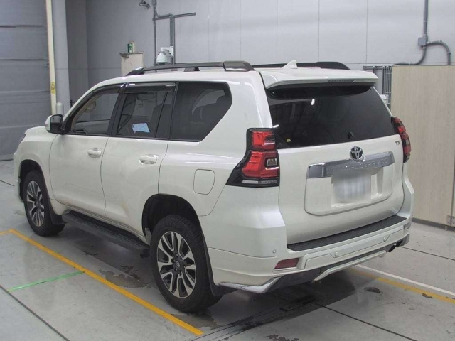 TOYOTA LAND CRUISER PRADO 2023