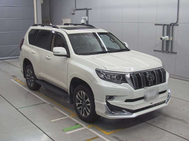 TOYOTA LAND CRUISER PRADO 2023