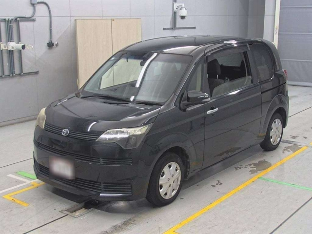 TOYOTA SPADE 2013