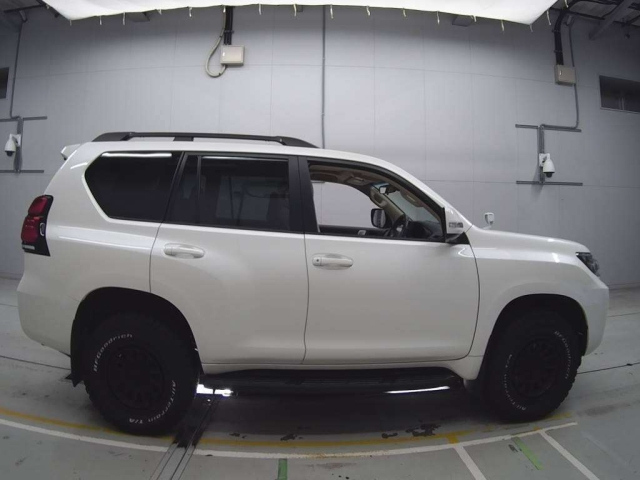TOYOTA LAND CRUISER PRADO 2021