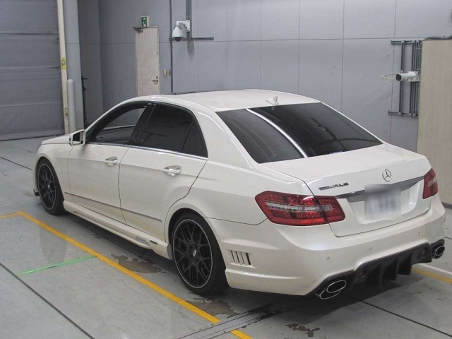 MERCEDES BENZ E CLASS 2011