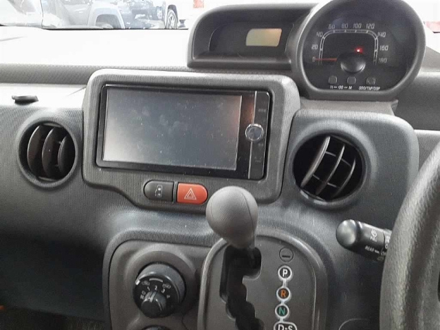 TOYOTA SPADE 2013