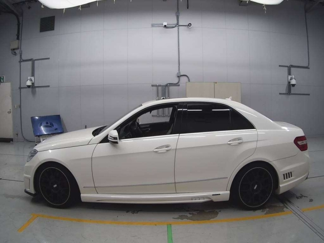 MERCEDES BENZ E CLASS 2011