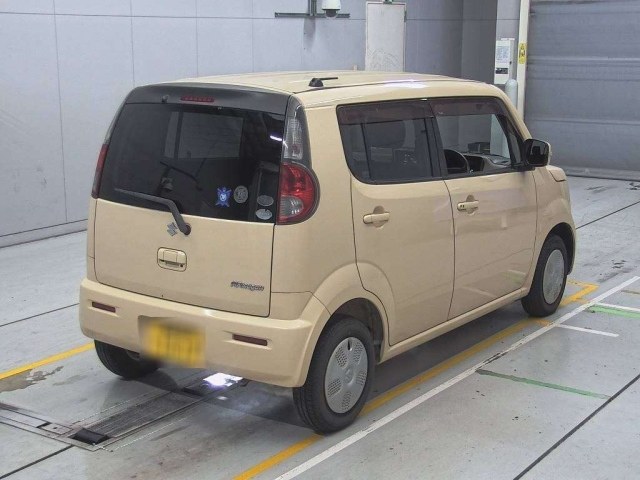 SUZUKI MRWAGON 2011