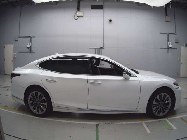 LEXUS LS 2020
