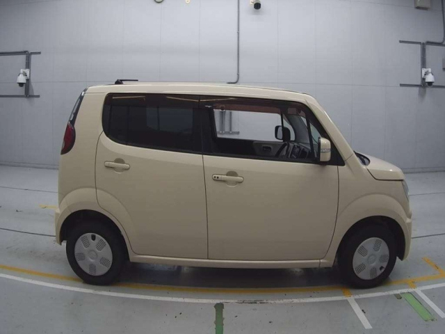 SUZUKI MRWAGON 2011