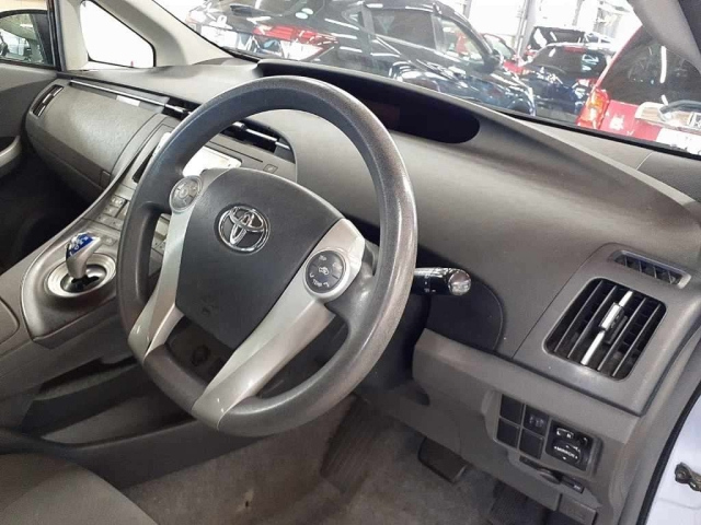 TOYOTA PRIUS 2010