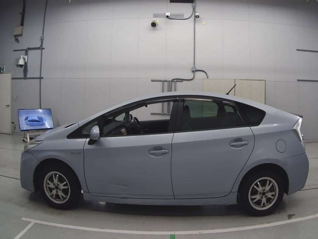 TOYOTA PRIUS 2010