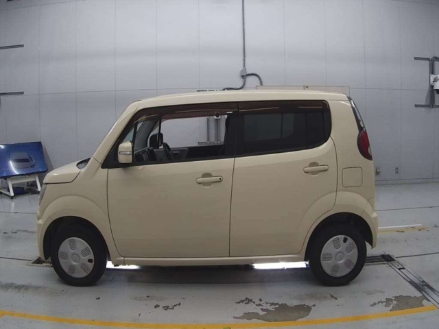 SUZUKI MRWAGON 2011