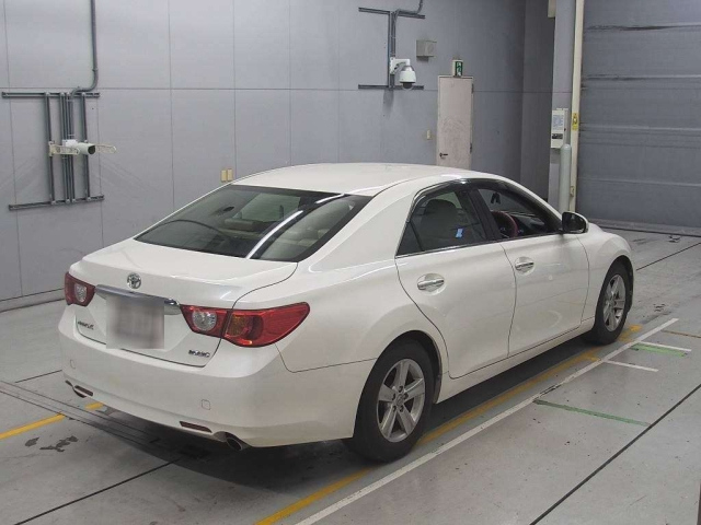 TOYOTA MARK X 2011
