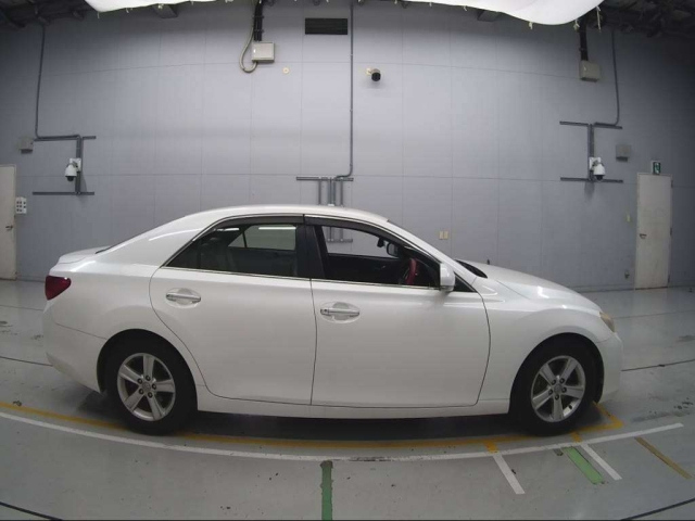 TOYOTA MARK X 2011