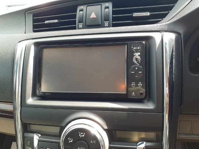 TOYOTA MARK X 2011