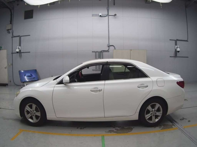 TOYOTA MARK X 2011