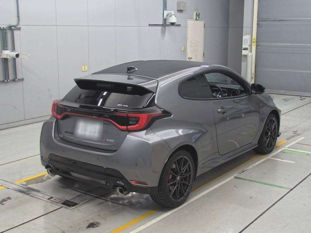 TOYOTA YARIS 2025