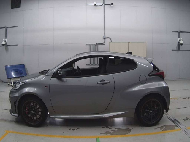 TOYOTA YARIS 2025