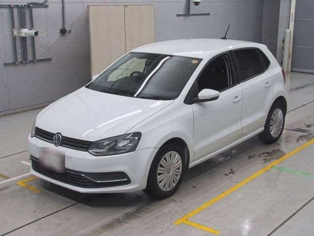 VOLKSWAGEN POLO 2015