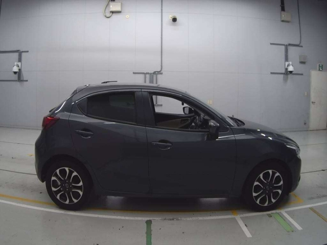 MAZDA DEMIO 2014
