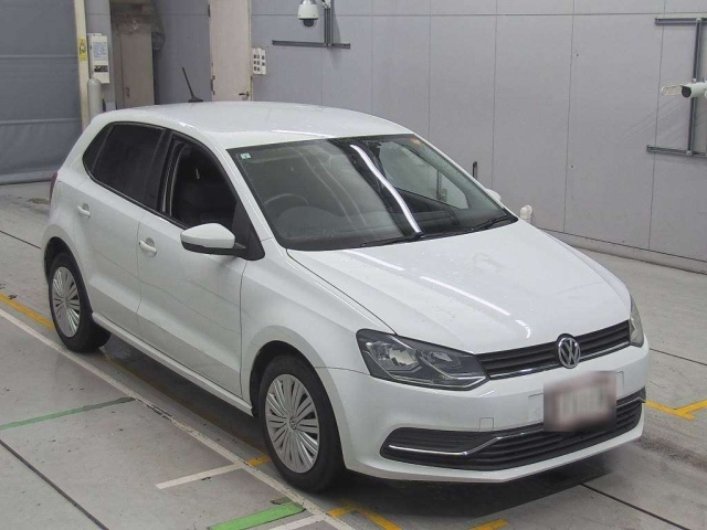 VOLKSWAGEN POLO 2015