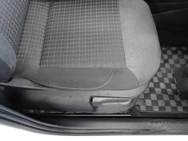 VOLKSWAGEN POLO 2015
