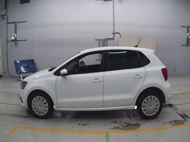 VOLKSWAGEN POLO 2015